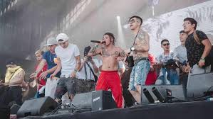 Sus letras hablan de la calle y todo lo relacionado con ella, contando lo que vive en sus letras. Pablo Chill E Fenomeno Del Trap En Las Poblaciones Los Ninos Ya No Admiran A Los Traficantes Admiran A Los Artistas Meganoticias
