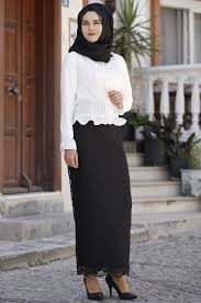 En Sik Piennar Tesettur Dantelli Kalem Etek Modelleri Moda Tesettur Giyim Moda Islami Giyim Etek Modelleri