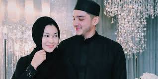 Drama Bulan Di Kota Langit Rtm In 2020 Drama Kota Tv