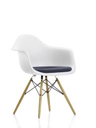 Plastic armchairs were first presented as part of a new york museum of modern art competition, low cost furniture design. Eames Plastic Arm Chair Daw Stuhl Mit Sitzpolster Vitra Vitra 44032600