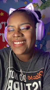 Hi! I'm aerynn, I'm 23 and I'm looking for friends!! I'm a toy collector  and anime nerd looking for pals with similar interests, or folks who also  have niche hobbies.I'm a bit