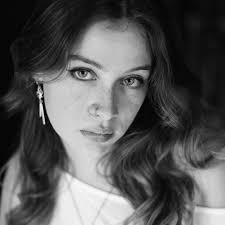 FLEABAG” April '24 Written by: Phoebe Waller Bridge TEAM: Director:  Gabriella Rita Pafumi Assistant Director: Adam Johnson Stage Manager:  Taylor Mock CAST: Lily Kamm Produced by DIRT , @dirtunco FRA005, University  of