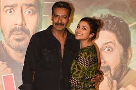 Ajay Devgn Parineeti Chopra At Golmaal Again Trailer Launch Event Photogallery Kemarin, keluarga ajay devgan kehilangan sosok yang sangat mereka cintai. ajay devgn parineeti chopra at