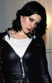 Joshua michael josh homme (born may 17, 1973) is an american singer, songwriter, musician, record producer josh homme biography, ethnicity, religion, interesting facts, favorites, family, updates, childhood facts, information and more what color is josh homme's hair? Brody Dalle Brody Dalle Brody Women Fight