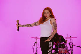 La cantante chilena mon laferte está embarazada, la noticia la dio a conocer a través de una transmisión en vivo en instagram, donde reveló que ha sido un proceso muy difícil, que se logró después de un año. S6qpnpjev0g0qm