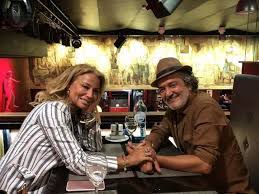 13,703 likes · 15 talking about this. Rogerio Samora Livrou Se Da Depressao Era Duro Chegava A Casa Parecia A Dama Das Camelias Nacional Flash
