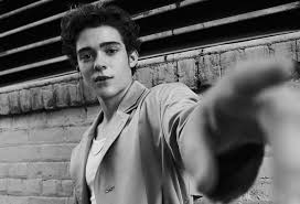 Bassett (born december 22, 2000) is an american actor and singer. Joshua Bassett Stuck In The Middle
