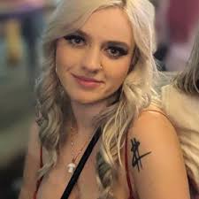 Sarah Bly (@incredi_bly)