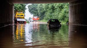 Hier die aktuelle lage zum extremwetter, Gewitter In Baden Wurttemberg So Erlebten Augenzeugen Das Verheerende Unwetter Baden Wurttemberg Stuttgarter Nachrichten