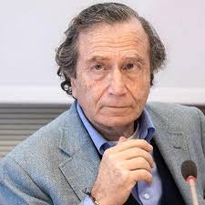 Indi Gregory trasferita in un hospice: avviato il distacco dei supporti  vitali