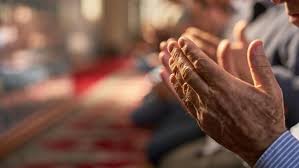 Kendini bir konuya verme, bağlama, dünya işlerinden vazgeçip bir yere kapanmadır. Itikaf Ne Demek Ramazan Da Itikaf Nedir Ve Nasil Yapilir Takvim