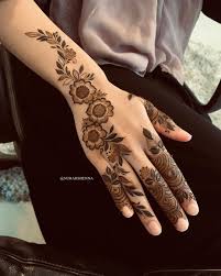 Flower Type Henna Or Mehndi Mehndi Creation In 2020 Latest Mehndi Designs New Mehndi Designs Mehndi Designs For Fingers