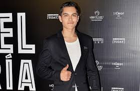 Sergio mayer was born on may 21, 1966 in mexico city, distrito federal, mexico as sergio mayer bretón. Sergio Mayer Mori Considera Casarse Con Joven Modelo Rotativo De Queretaro