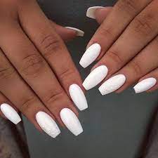 Ver más ideas sobre manicura de uñas, disenos de unas, dibujos en uñas. Unas Blancas Mate Unas Kylie Jenner Perfect Nails Unas Decoradas Disenos De Unas Trendy Unas Postizas De Gel Manicura De Unas Unas De Gel Blancas