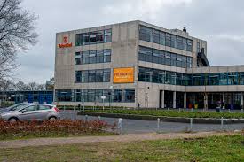 Dat is wat je bij de nederlandse kappersakademie kan verwachten. Avondklok 3 Weken Langer Scholen Deels Open Kappers Mogen Aan De Slag Rtv Focus