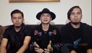 Fancam anji ex drive nyanyi didepan sri sultan hamengkubuwono x. Sering Dibandingkan Dengan Anji Begini Tanggapan Vokalis Band Drive