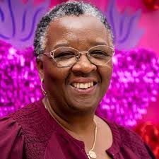 Jenn Powers's Instagram, Twitter & Facebook