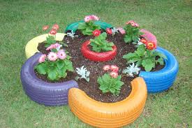 37 Easy And Cheap Beautiful Diy Garden Decor With Used Tire Ideas Dexorate Diy Garden Decor Diy Garden Garden Art