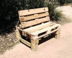 Sie sind leichter und lassen sich als regal an der wand verschrauben oder einfacher auseinandernehmen als die farblich gestaltete sitze und tische aus europaletten. Palettenmobel Aus Europaletten Selber Bauen Baubeaver