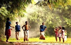 Permainan tradisional ini menjadi permainan favorit bagi anak laki laki pada zaman dahulu seusai pulang sekolah. 43 Permainan Tradisional Di Indonesia Gambar Dan Penjelasan