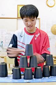 日本代表に選ばれた沖縄の中１ カップさばき､世界に挑む「スポーツスタッキング」 | 沖縄タイムス＋プラス