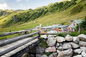 1878, vier jahre nach dem amtsantritt des bregenzer alpinisten andreas madlener, dem dritten. Montafoner Huttenrunde Neue Heilbronner Hutte Bis Madlenerhaus Osterreichs Wanderdorfer