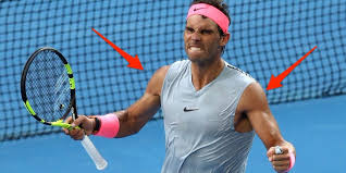 Gran golpe de derecha desde el fondo de la pista de rafael nadal que supera a roger federer y consigue el punto. Roger Federer Said He Ll Never Dress Like Rafael Nadal Here S Why