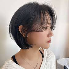 Regardless of what face frame you own, it cover your weakness like round face, edgy aspects, and so on. Amazing Korean Hairstyles For Girls Femina In