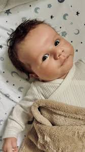 Сколько счастья в нашу жизнь принес этот маленький,чудесный малыш 🤍 мы как  все родители,умиляемся всему🥰 его улыбкам ранним,ранним утром,когда так  хочется спать,Но они настолько заразительные,что ...