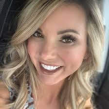 Lora Beasley's Instagram, Twitter & Facebook