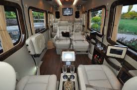 Mercedes Sprinter Office Yeni Tasarlanan Mercedes Sprinter Mobile Office 2011 I Really Need To Get Me One Of These Mobileo 2021 Luks Arabalar Karavanlar Luks