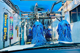 5 Things to Know Before Taking Your Car Through an Automatic Car Wash |  Capital One Auto Navigator