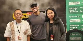 Dewa kipas atau dadang subur dan gm irene kharisma. Ib4shmiokmnzfm