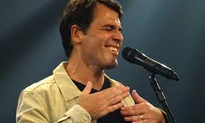 Claudio Lins canta Chico Buarque no #CulturaEmCasa