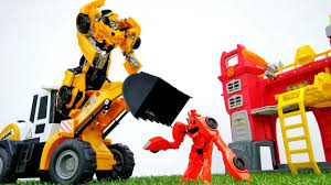 Kombinieren, verwandeln und mehr power verleihen. Transformers Spielzeug Optimus Prime Und Bumblebee Gegen Die Deseptikons Youtube