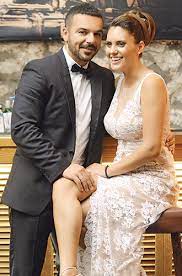 Lifestyle, videos and celebrity news! Survivor Ayth Einai H Koykla Giatros Syzygos Toy Triantafylloy Iciao