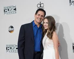No clue if cuban's daughter is a fan, but we're guessing mark isn't (because most older, distinguished gentlemen are not). Rcn America Nhvt Mark Cuban Daughter Alexis Sofia Cuban Attends American Music Awards 2016