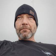 McDonald's is the worst fast food in Kings Mountain. I spent 18 dollars for  grease cold sponge fries. Half full McFlurry.The happy meals for kids,  same! Sponge grease fries cold hamburger straight