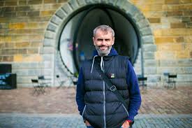 Bývalý šéf úooz robert šlachta si za zásahem v kauze nagyová, který nakonec vedl k pádu nečasovy vlády, stojí. Regionalni Politik Sebral Slachtovi Jeho Prisahu Jeho Fanousci Se Do Nej Na Socialni Siti Nevybirave Opreli Ekonomicky Denik