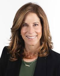 Janet Goss's Instagram, Twitter & Facebook