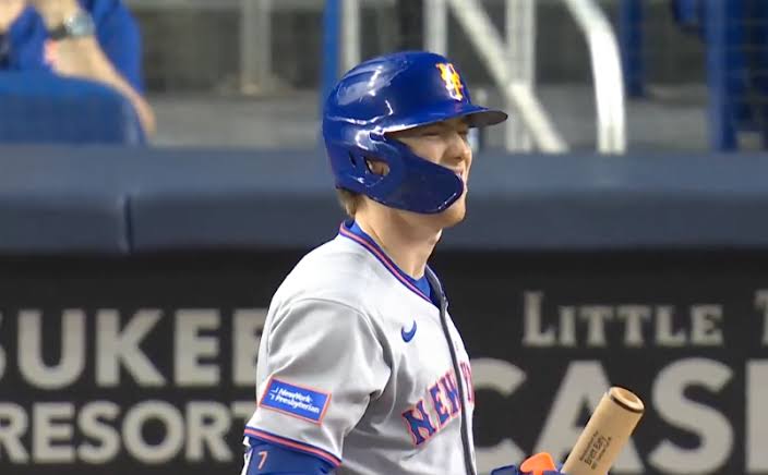 Brett Baty exits with right side soreness in Mets infield blow