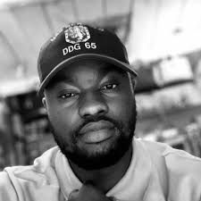 Masked Kylian Mbappé has arrived 👀🇫🇷 (📸: equipedefrance/X)