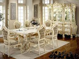 The victorian inspired decor is all about heavy wood, magnificent designs and intricate carvings all over the furniture and warm earthy tones. 20 Elegant Designs Of Victorian Dining Rooms Home Design Lover