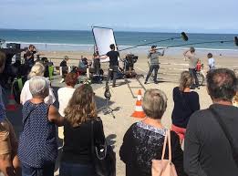 Le bonheur des méchants comme un torrent s'écoule. En Famille La Serie D M6 En Tournage A Pleneuf Val Andre Le Penthievre