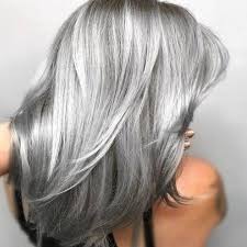 درجات لون صبغة رمادي غامق اشقر و بلاتيني الانواع و طريقة الصبغ صبغة رمادي صبغة لوريال Platinumblonde Platin Silver Hair Color Hair Styles Grey Hair Color