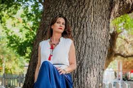 Tv100'ün haberine göre ünlü oyuncunun anneannesi korona virüs nedeniyle vefat etti. Kurtlar Vadisi Nde Cakir In En Yakin Ismiydi Kirmizi Oda Da Imza Sonrasi Magazin Haberleri