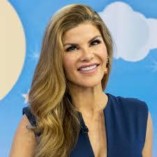 Kaitlyn Lyle's Instagram, Twitter & Facebook