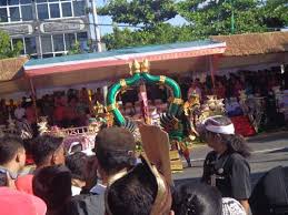 Segala yang terjadi dalam hidup ini tidak menutup kemungkinan untuk terjadi lagi namun hal tersebut membuat kita merasa perlu mencari tahu bagaimana keadaan. Tafsir Arti Mimpi Tentang Presiden Lengkap Bertemu Diberi Hadiah Bicara Jalan Bersalaman Mentari Bali Holiday