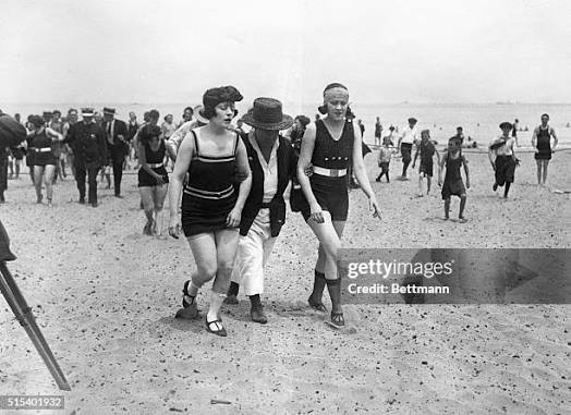 1,271 Swimsuits 1920 Stock Photos, High-Res Pictures, and Images - Getty Images
