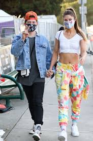 At anytime of the day you are going to find hundreds of women in sheer waist to toe pantyhose doing everything. Hannah Stocking Hawtcelebs